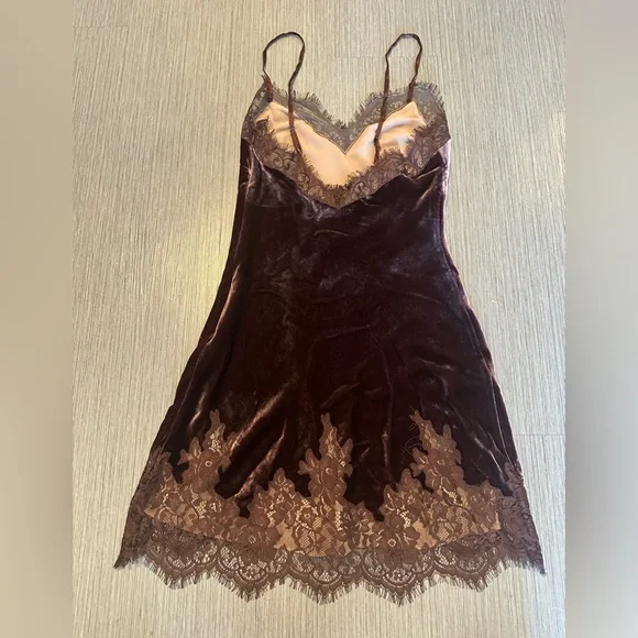 NWT Reformation Mahogany Lace Velvet Dress - Picture 6 of 6